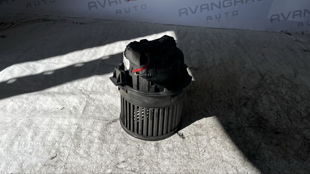 Peugeot 2008 14- вентилатор парно