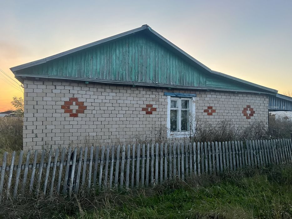 Шпальный дом на слом с хоз постройками