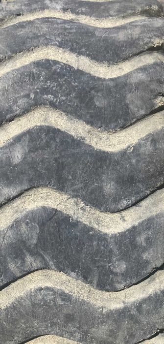 Гуми 17.5 25R за багер фадрома трактор и челни товарачи 17.5-25R