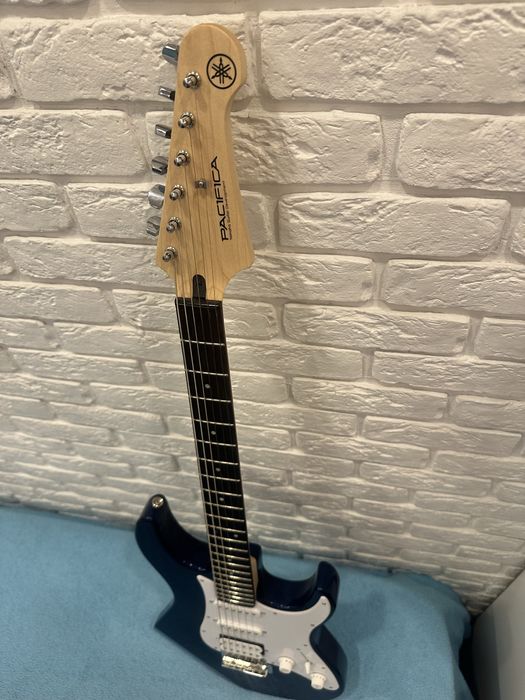 Электрогитара Yamaha PACIFICA012 Dark blue metallic