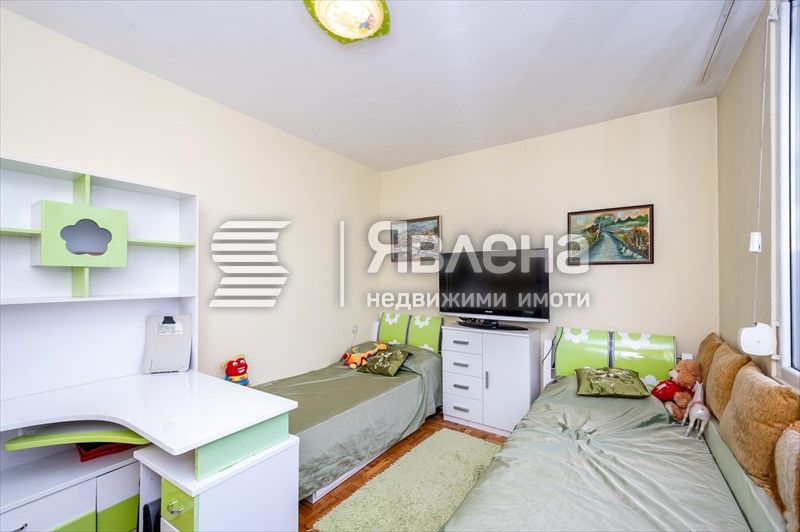 Продава се Тристаен апартамент в София, Младост 4 - 100 кв.м за 3500 €/кв.м - Снимка #10