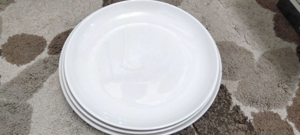 Посуды недорого.