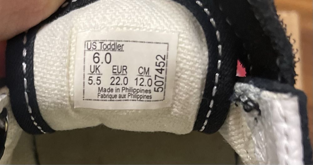 Продам детские кеды Vans