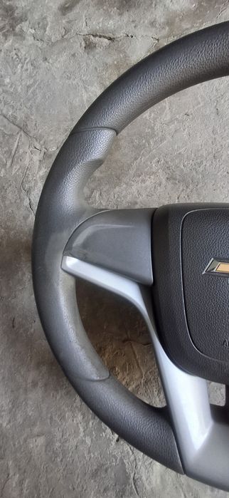 Рул от Cobalt состояние хорошое аирбаг ест.
Кобалт рул сотилади холати
