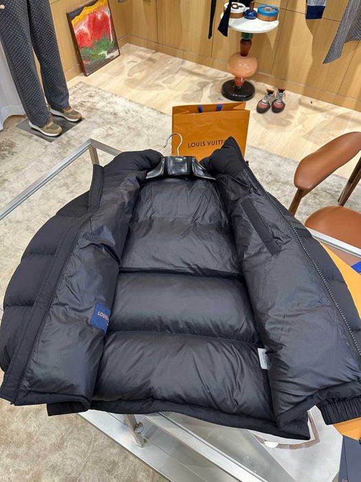 Geaca Louis Vuitton cu umplutura de puf Premium