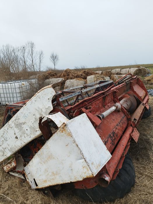 Vând utilajele din poze