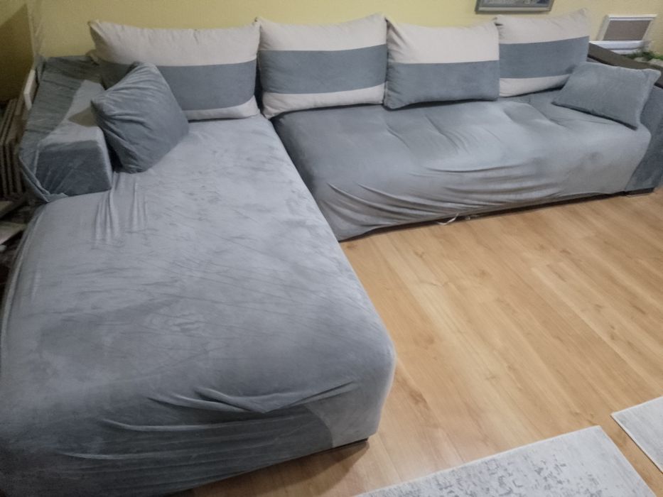 Ъглов диван с функция за сън