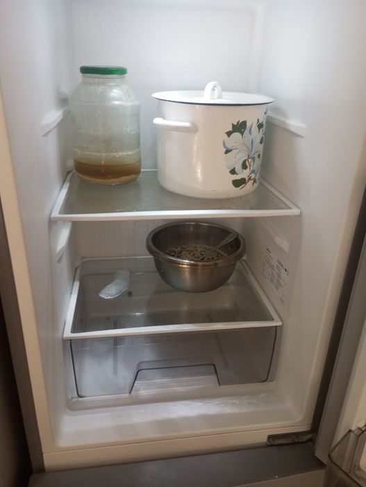 Продам холодильник