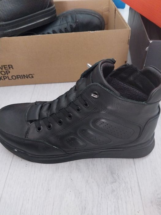 Продам подростковую обувь