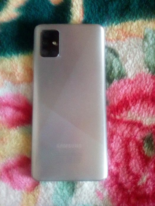 Продам телефон  в отличном состоянии