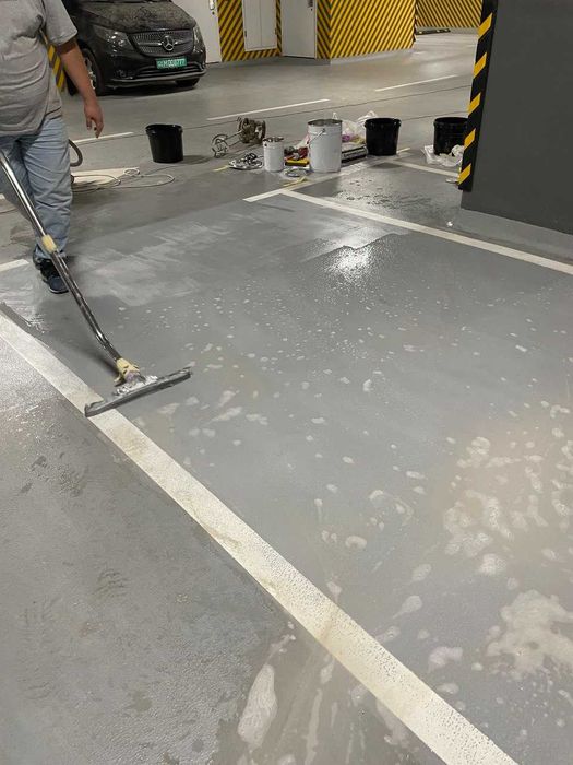 Очиститель QTP0110 -Удаляет следы от резины и масла с полов