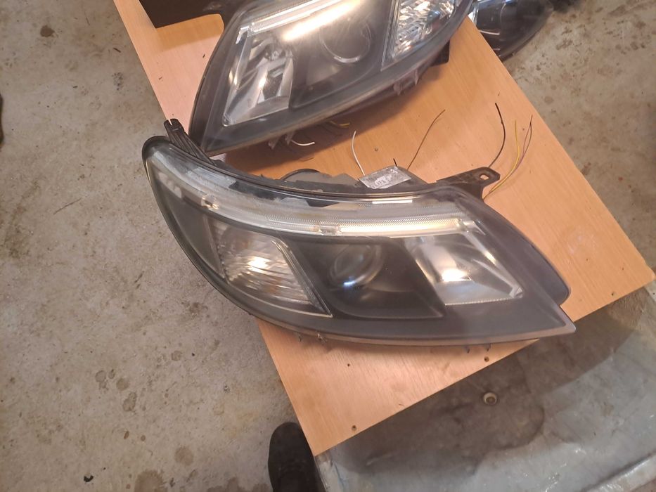 Far stanga dreapta Faruri Saab 93 9-3 Faclift cu Lupa si LED
