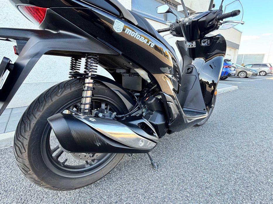Vand scuter Honda SH125i/ 2025/ 860 km/ Avariat