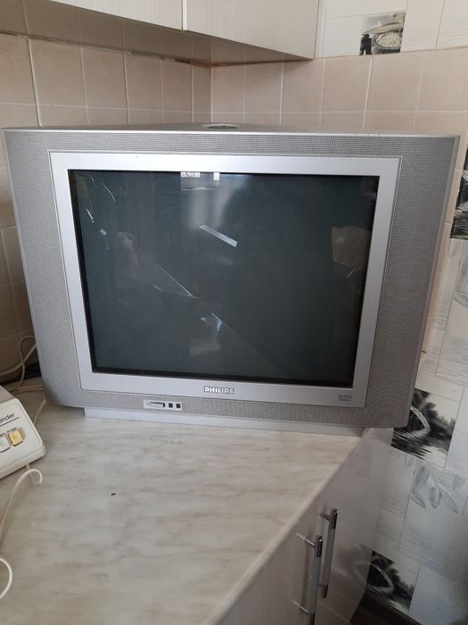 Телевизор FHILIPS