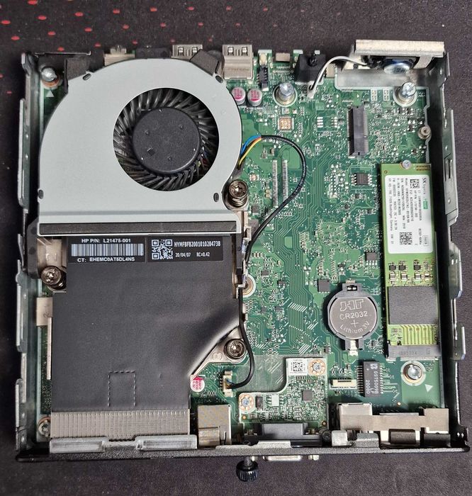 Mini PC HP Ryzen 5 cu 16 GB DDR4 si 250 GB M.2 NVME