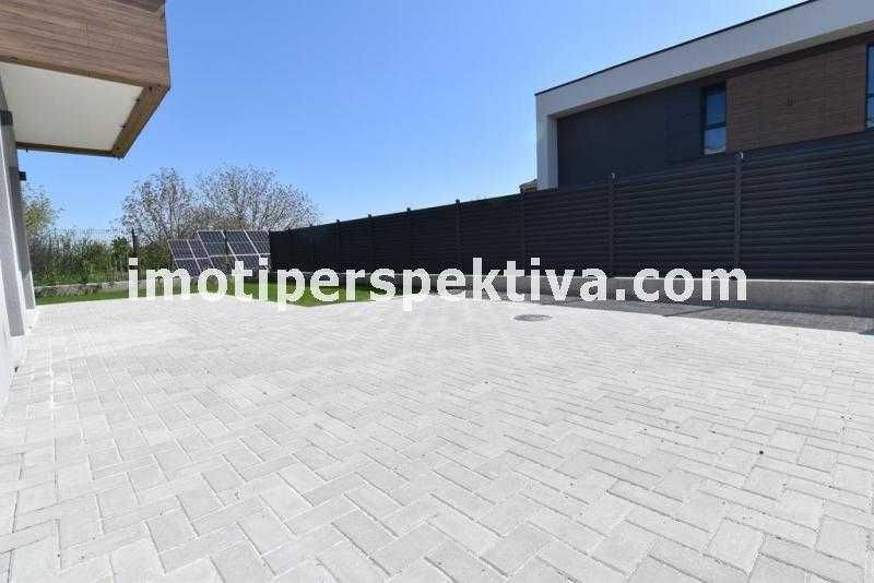 реф.19385 Чисто нова къща с две паркоместа-Коматевско шосе!