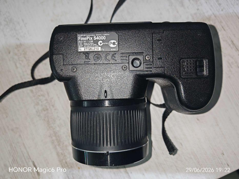 Fujifilm FinePix S 4000, camera foto digitala