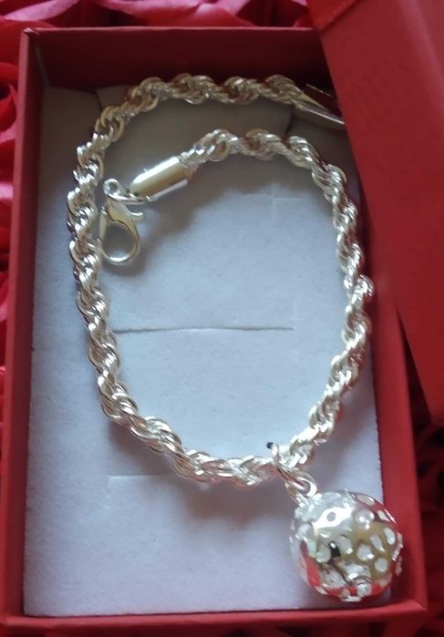 Сребърна гривна за дама. 8 налични модели.В подаръчна кутия.