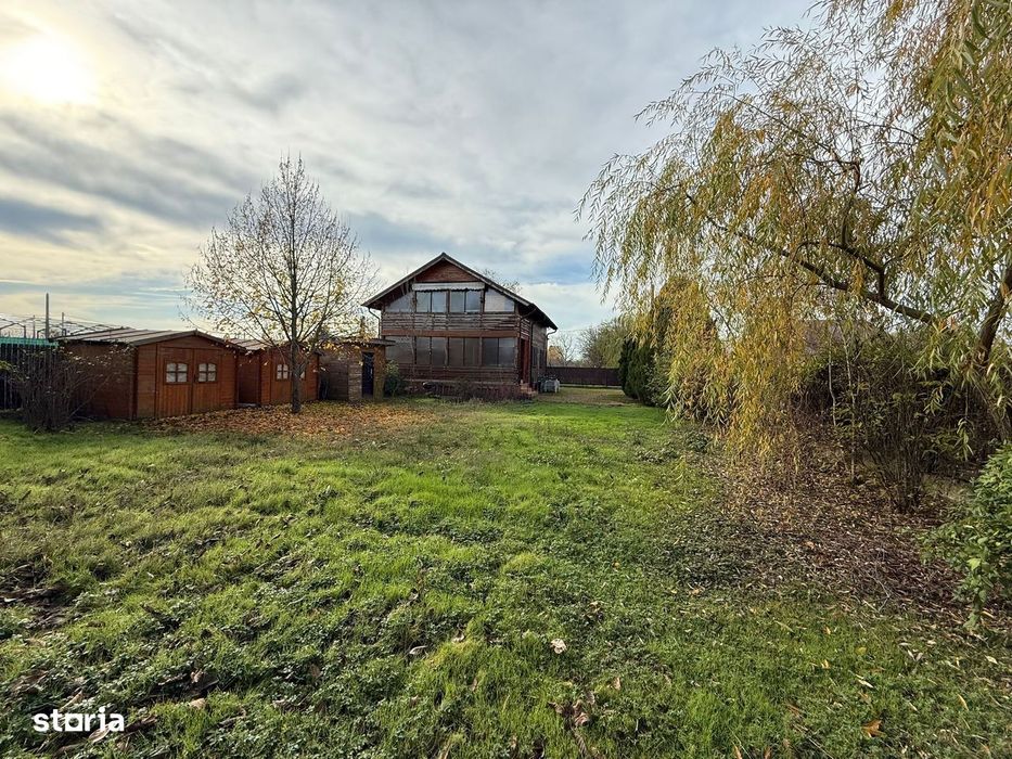 Casa de locuit sau de vacanta in Cornetu.