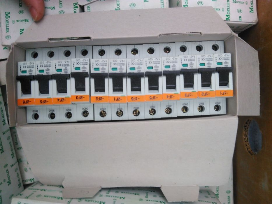 Продавам германски автоматични предпазители Moeller FAZ C 20А