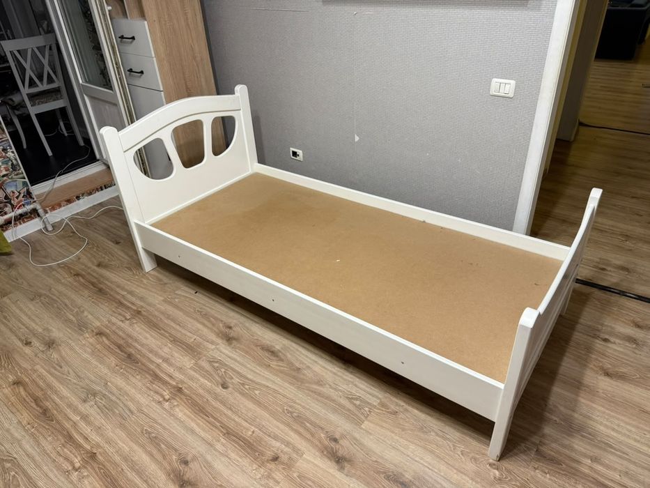 Продам две кровати.