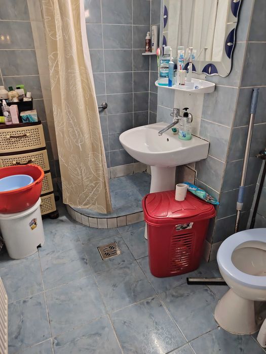 Vând apartament cu două camere