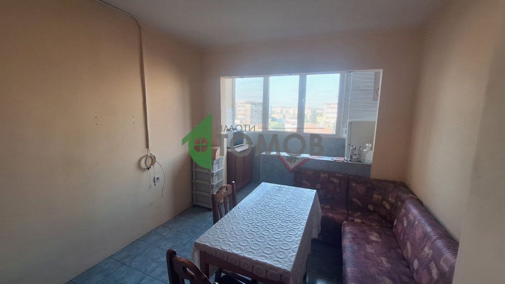 Двустаен апартамент с кухня в кв. Опълченски