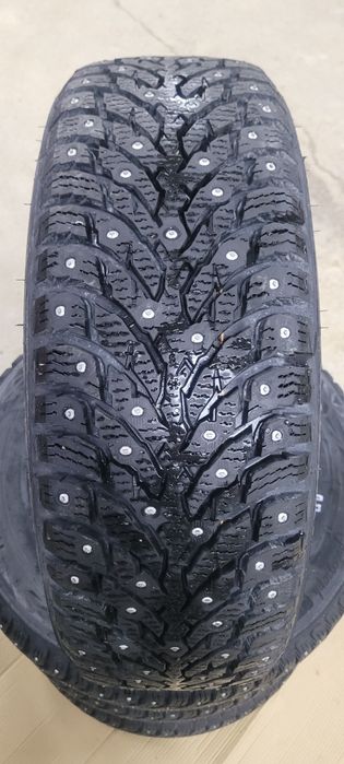 Продам резину шипованую 195/65/15