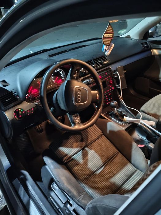 AUDI A4 0 — imagine 4