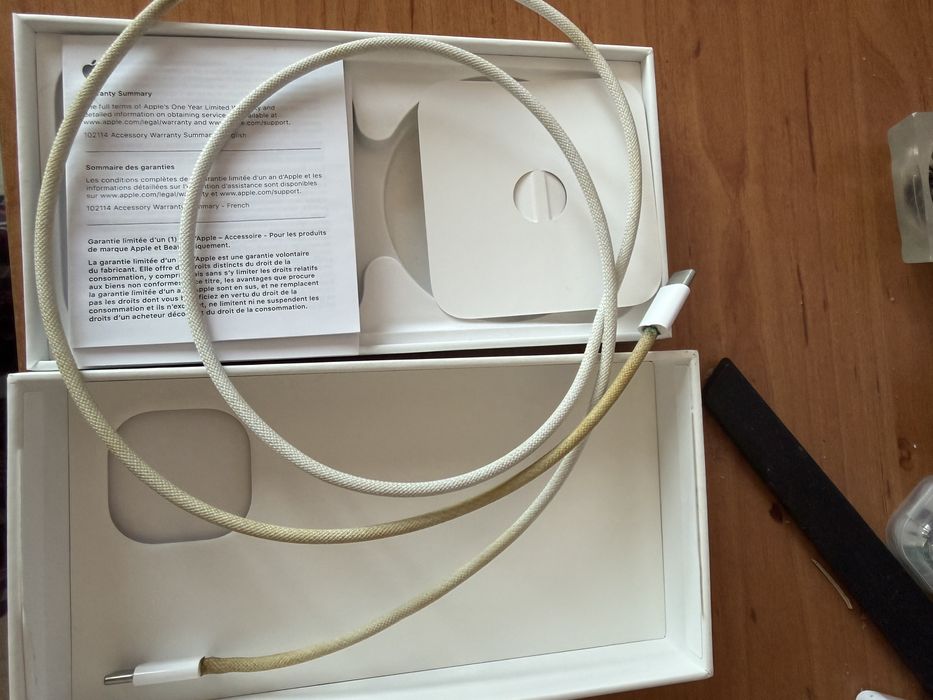 Пробавам Iphone 15 черен 128gb