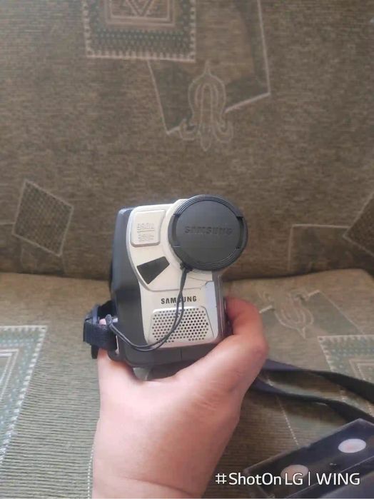 SAMSUNG VP-L905D 8mm Camcorder 990x digital zoom