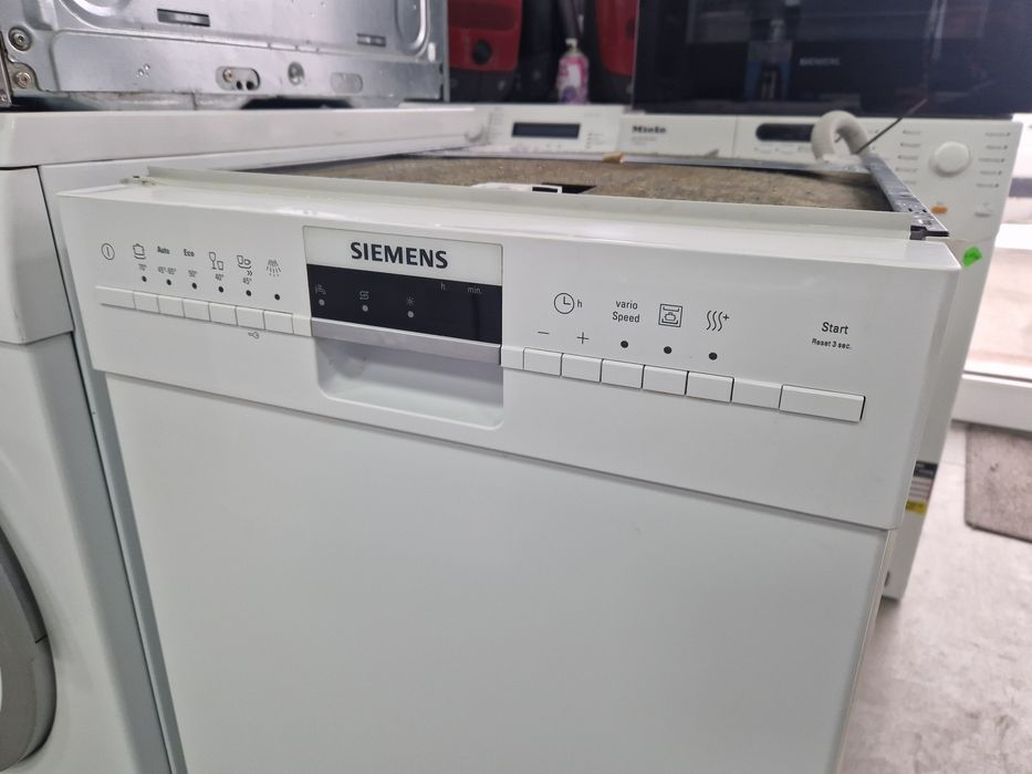 Съдомиялна SIEMENS 45см 3 кошници