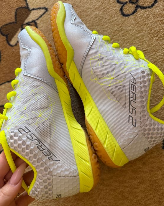 Дамски маратонки YONEX