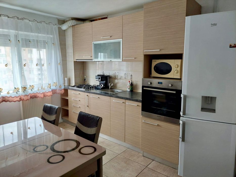 Apartament 3 camere zona Lotus Center - Cantemir-Nufarul (Salca)