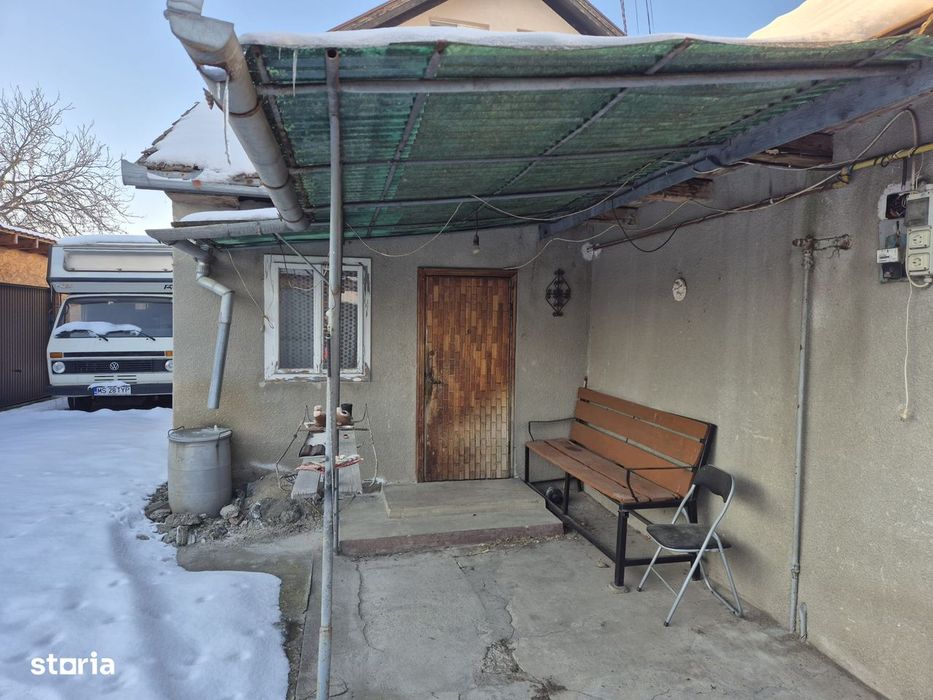 Vand  casa de demolat,proiect afacere,casa de locuit, Cristesti,Centru