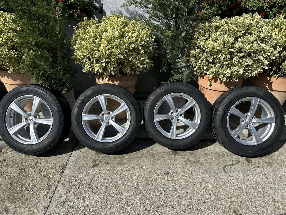 Vand set de patru jante originale Volvo  R18