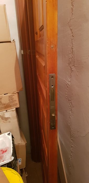 Продам филёнчатую дверь, сосна