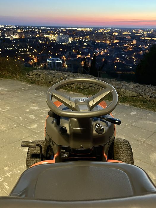 Tractoras de tuns iarba Husqvarna Briggs&Stratton Ohv