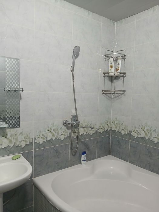 Namangan kunli kvartira 4mikra rayonda  bezzaks quyamiz pokiza joy