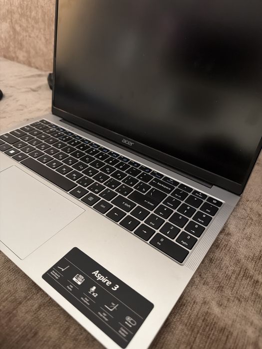 Ноутбук новый “Aser”