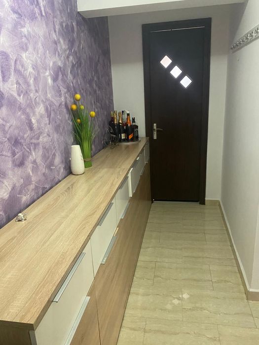 Se vine apartament mobilat partial renovat. Mai multe detali si poze mai multe  in privat.