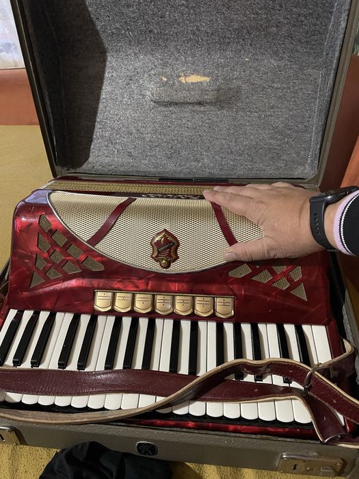 Акордеон HOHNER LUCHIA ||P -80баса ,ПЕРФЕКТЕН ,Четете и Гледайте