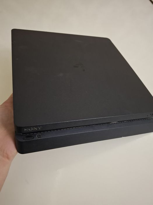 Продам PlayStation 4 slim или обменяю на PlayStation 4 fat