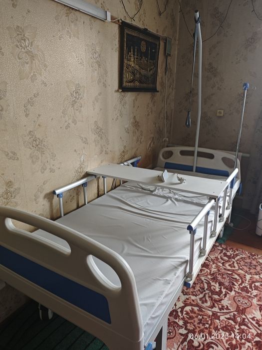 Медицинская кровать