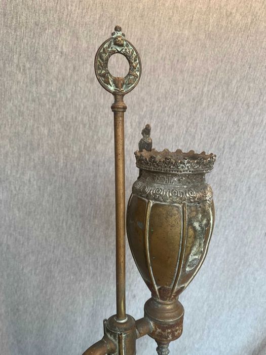 Антична бронзова маслена лампа