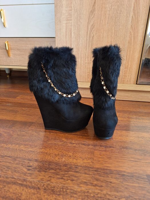 Женские сапожки утеплённые