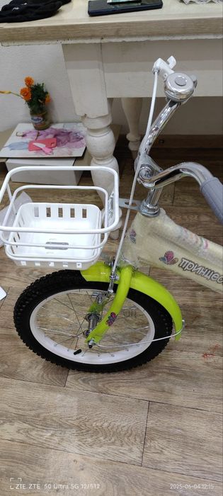 Новый.Качество отличное.3-7лет.