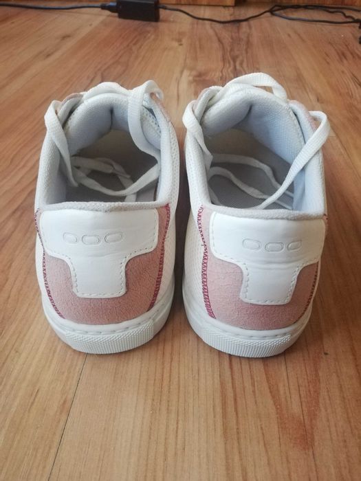 Спортни обувки номер 39