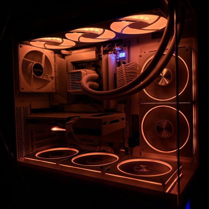 PC GAMING WHITE + Monitor LG UltraGear 27” | Ryzen 5 7600 | RTX 3060Ti