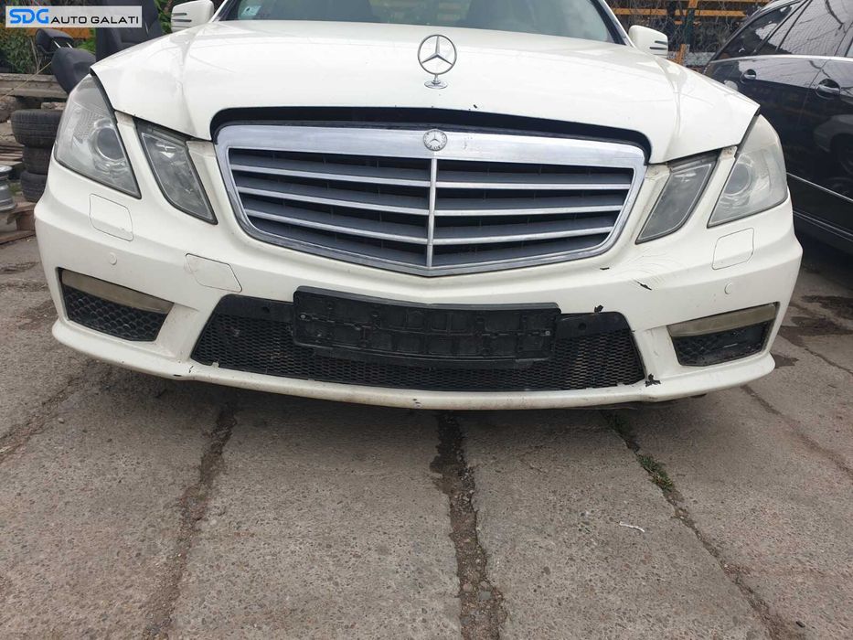 Grila Centrala de pe Bara Spoiler Fata Mercedes Clasa E Class W212 E180 E200 E220 E250 E300 E320 2009 - 2013 [C8404]